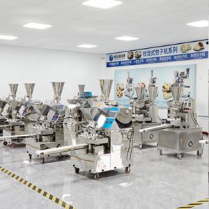 寬敞明亮的機（jī）器展廳